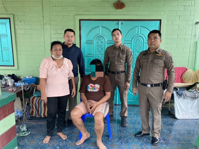 นำตัวผู้มีอาการทางจิตส่งโรงพยาบาล